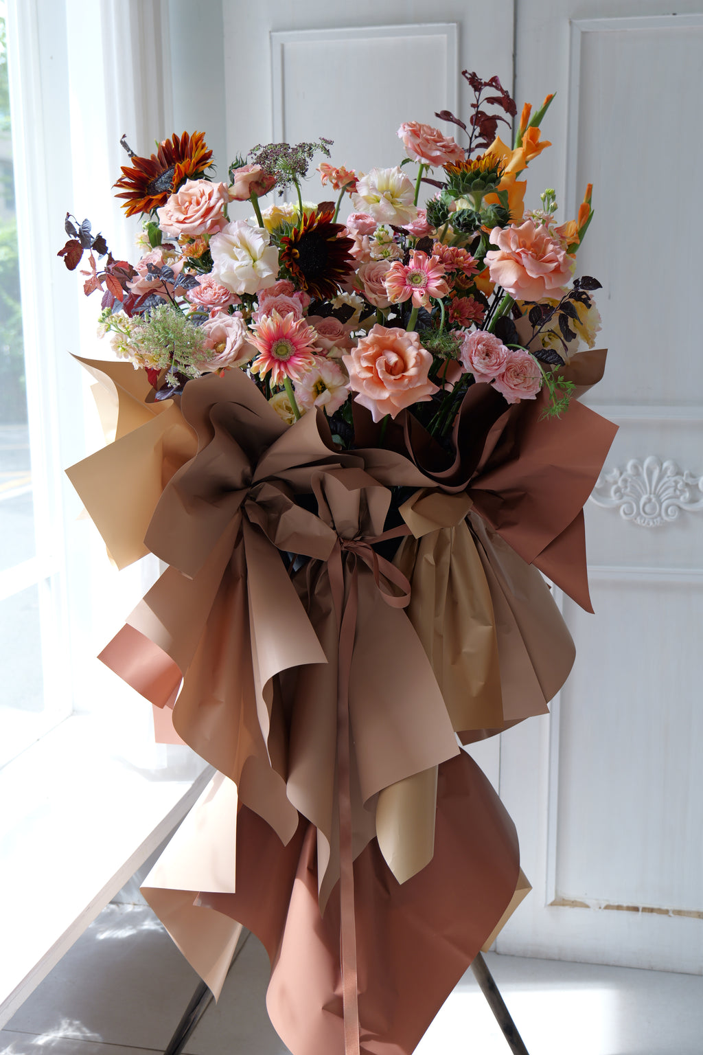 Florea Premium Opening Flower Stand