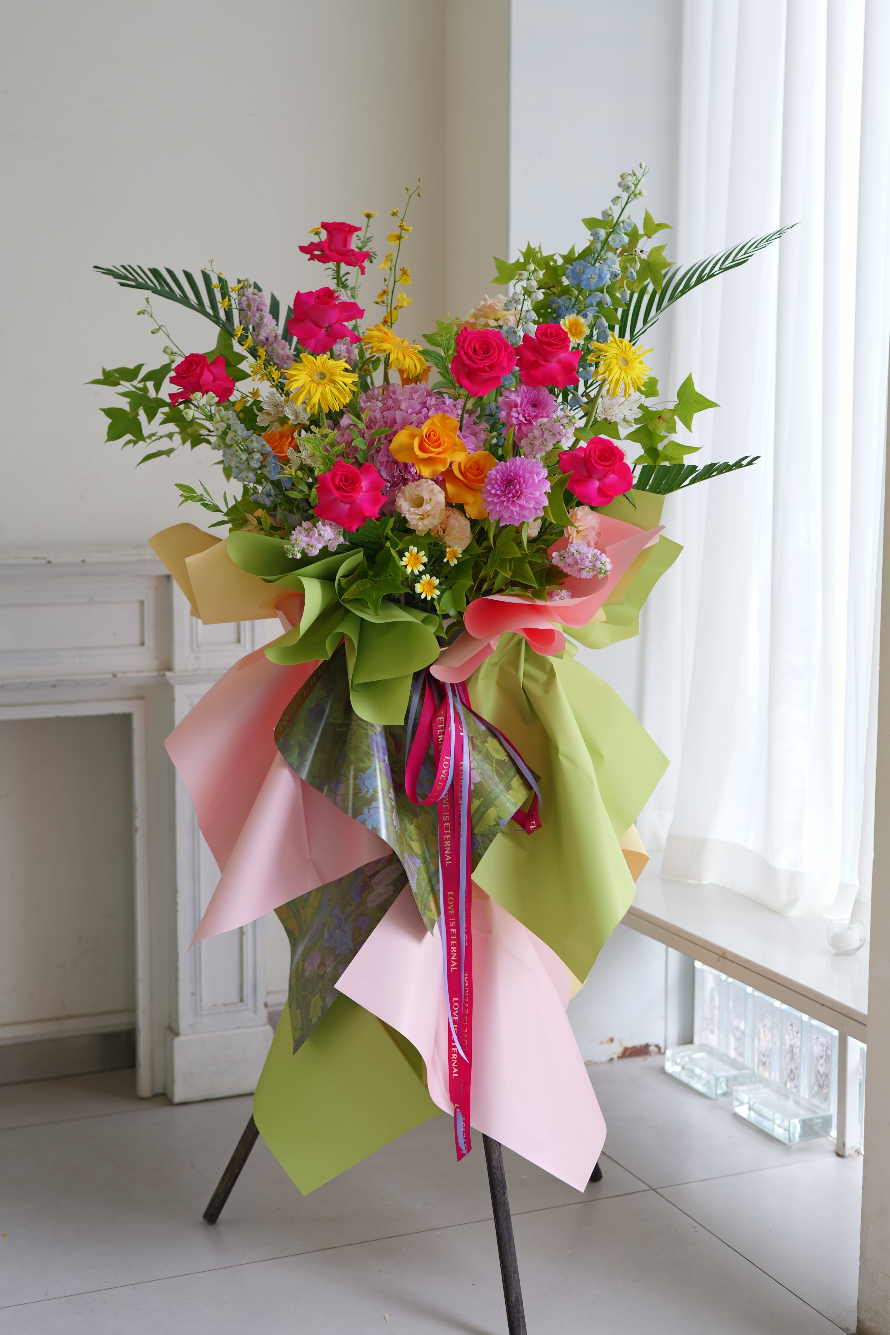 Florea Premium Opening Flower Stand